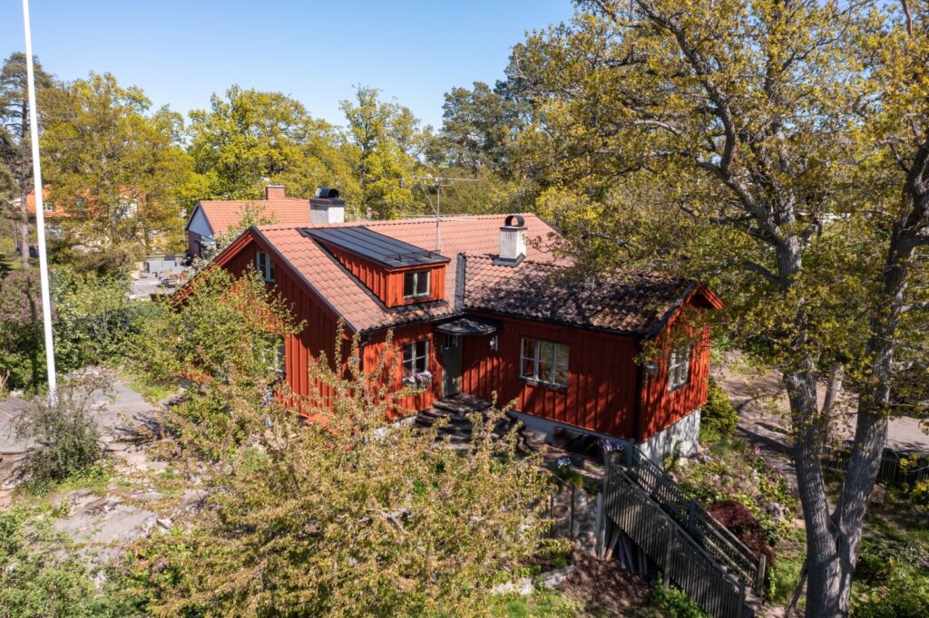 Fönsterrenovering villa. Sollentuna Edsberg