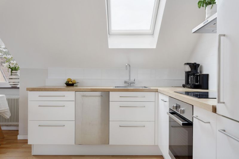 Nyrenoverad kallvind inklusive inredning. Täby, Näsby park